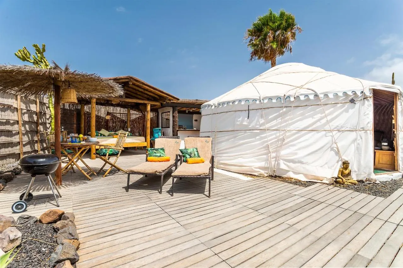 منتجع Finca De Arrieta Village - Yurts And Stone Cottages - Shared Pool - Walking Distance To Arrieta Beach - Off Grid Tabayesco إسبانيا