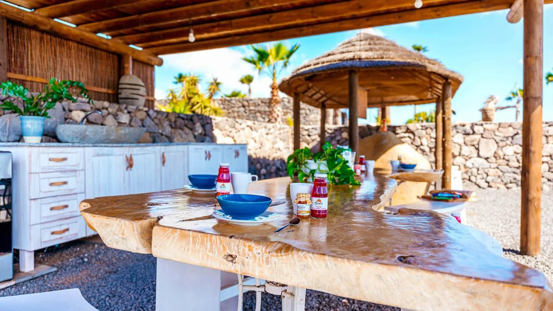 Finca De Arrieta Village - Yurts And Stone Cottages - Shared Pool - Walking Distance To Arrieta Beach - Off Grid Tabayesco إسبانيا