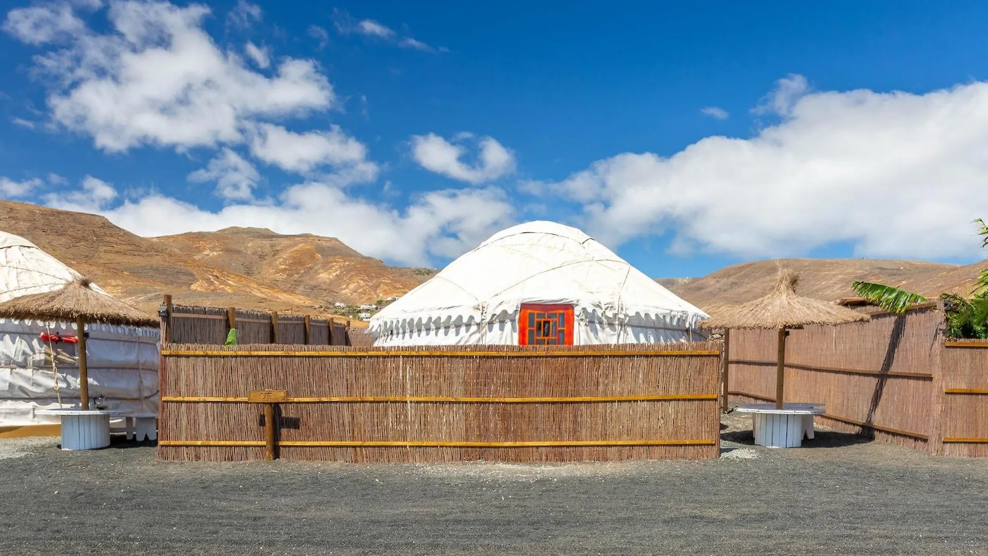 Finca De Arrieta Village - Yurts And Stone Cottages - Shared Pool - Walking Distance To Arrieta Beach - Off Grid Tabayesco 0*,