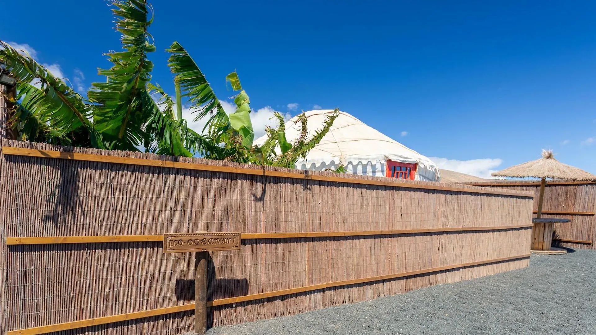 منتجع Finca De Arrieta Village - Yurts And Stone Cottages - Shared Pool - Walking Distance To Arrieta Beach - Off Grid Tabayesco