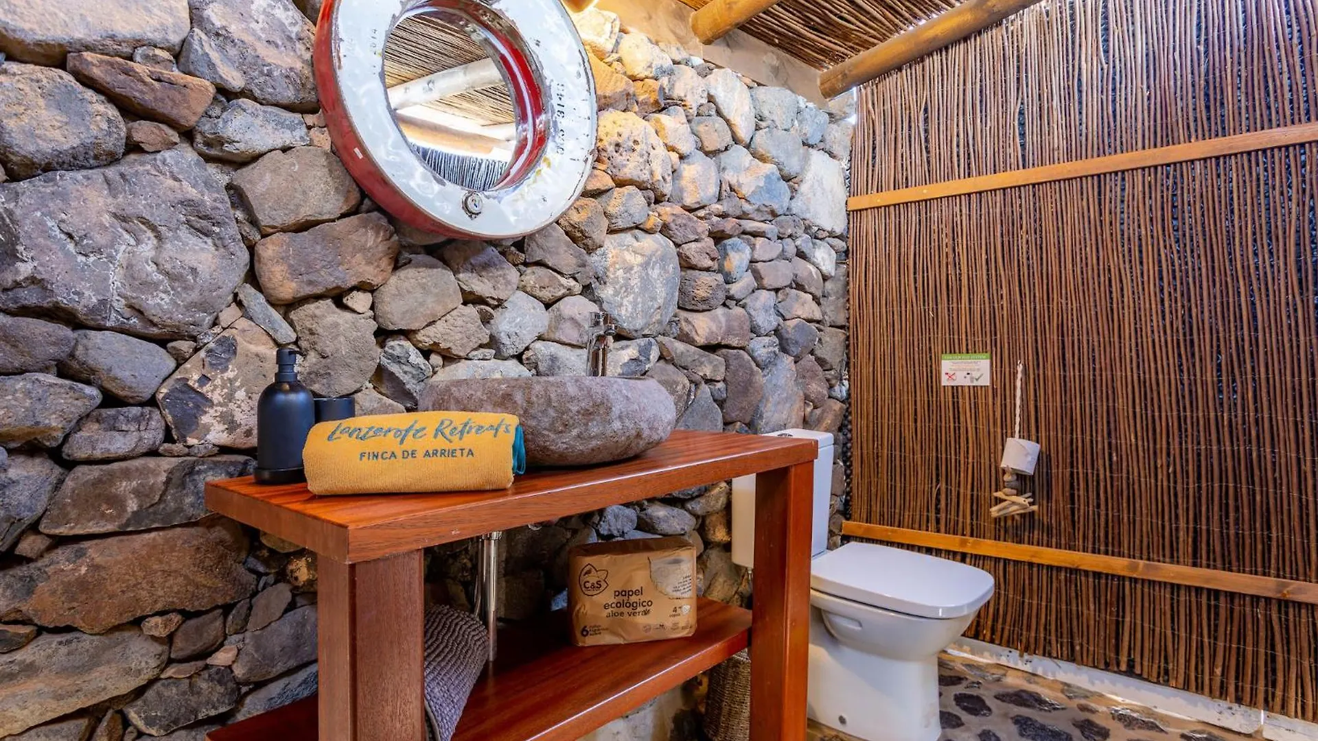 Finca De Arrieta Village - Yurts And Stone Cottages - Shared Pool - Walking Distance To Arrieta Beach - Off Grid Tabayesco 0*,
