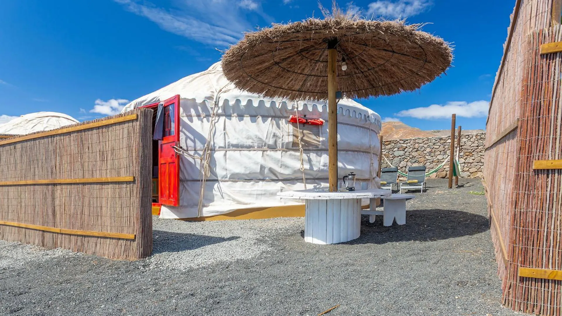 Finca De Arrieta Village - Yurts And Stone Cottages - Shared Pool - Walking Distance To Arrieta Beach - Off Grid Tabayesco