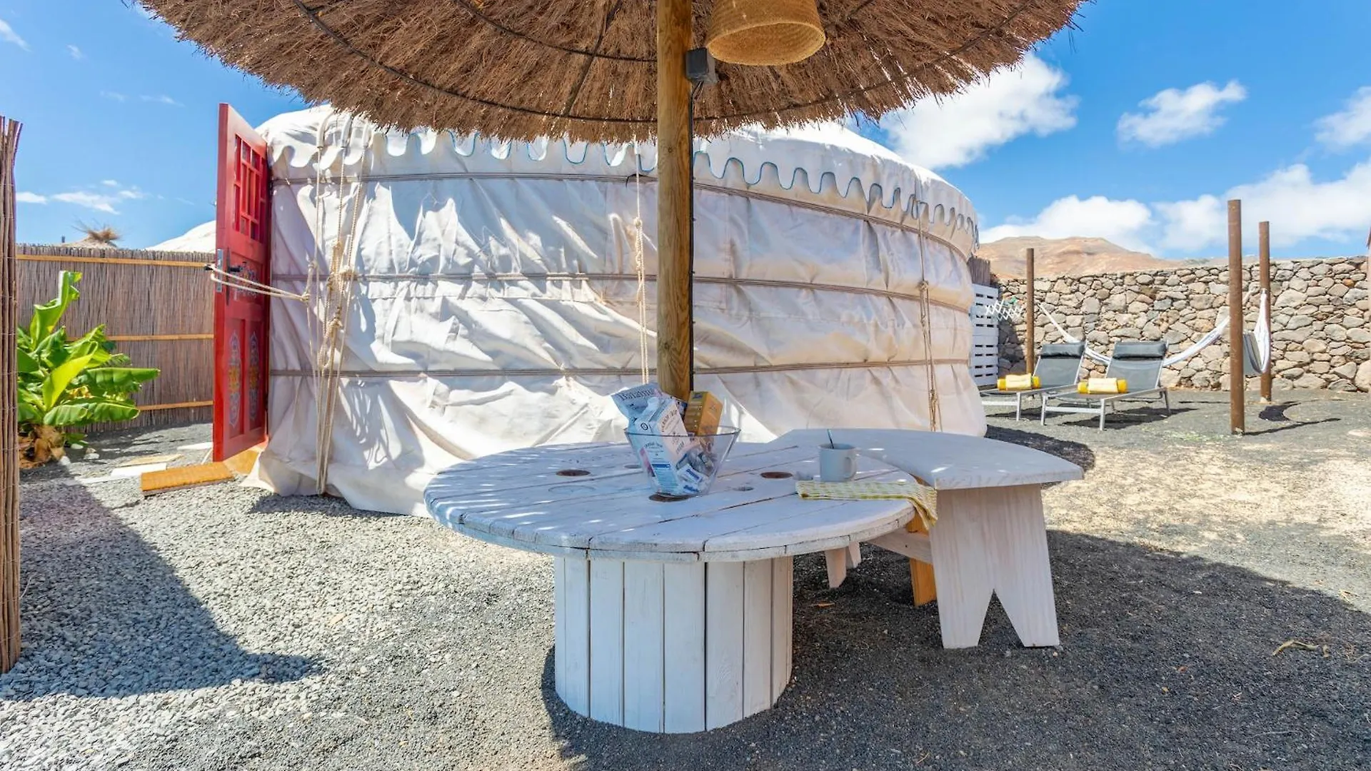 Finca De Arrieta Village - Yurts And Stone Cottages - Shared Pool - Walking Distance To Arrieta Beach - Off Grid Tabayesco