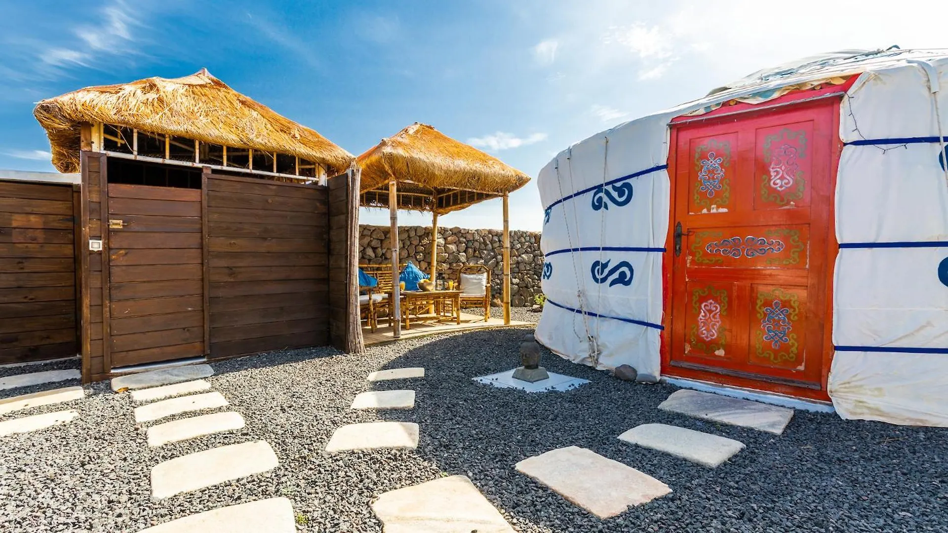 Finca De Arrieta Village - Yurts And Stone Cottages - Shared Pool - Walking Distance To Arrieta Beach - Off Grid Tabayesco منتجع