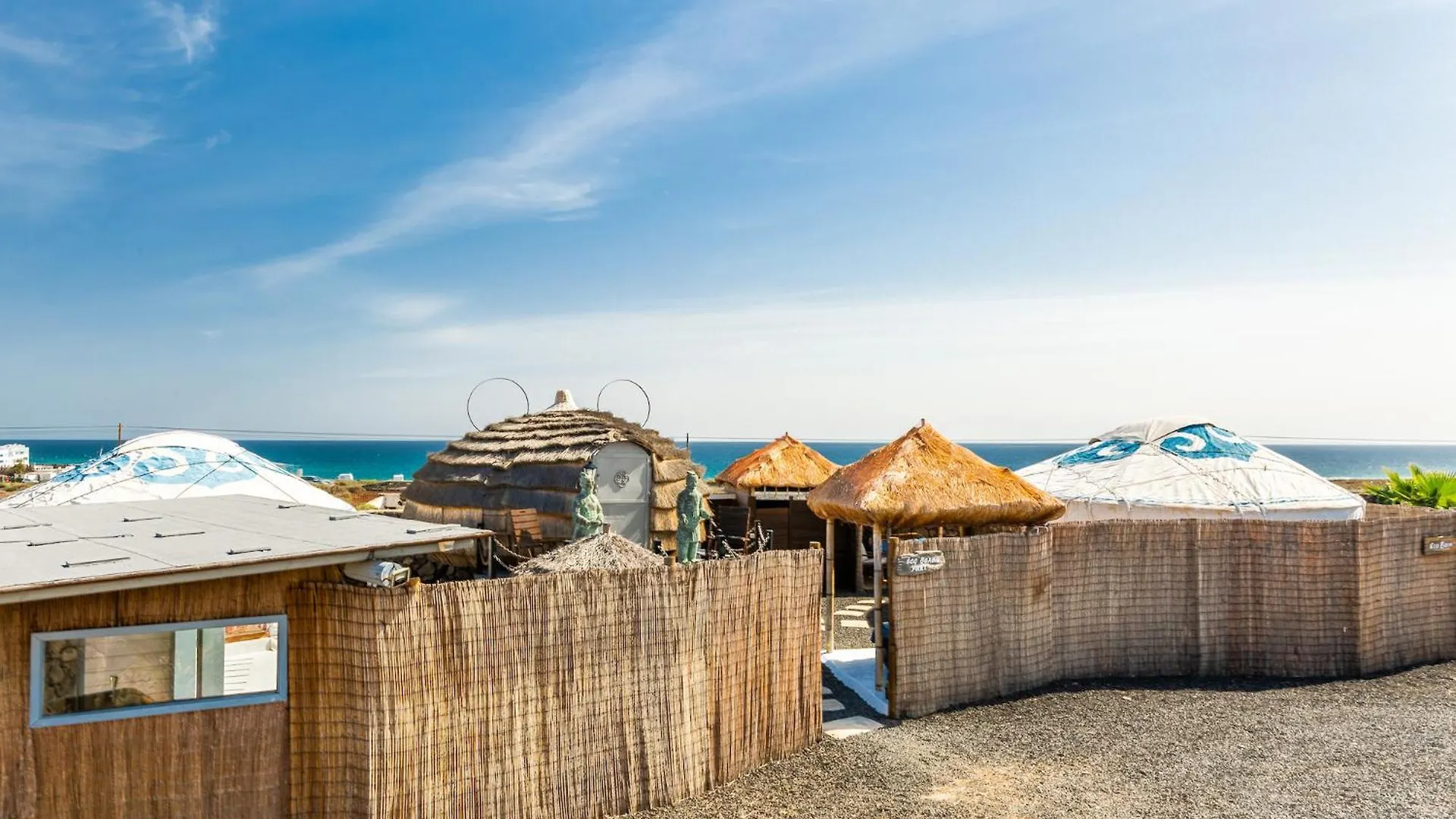 منتجع Finca De Arrieta Village - Yurts And Stone Cottages - Shared Pool - Walking Distance To Arrieta Beach - Off Grid Tabayesco