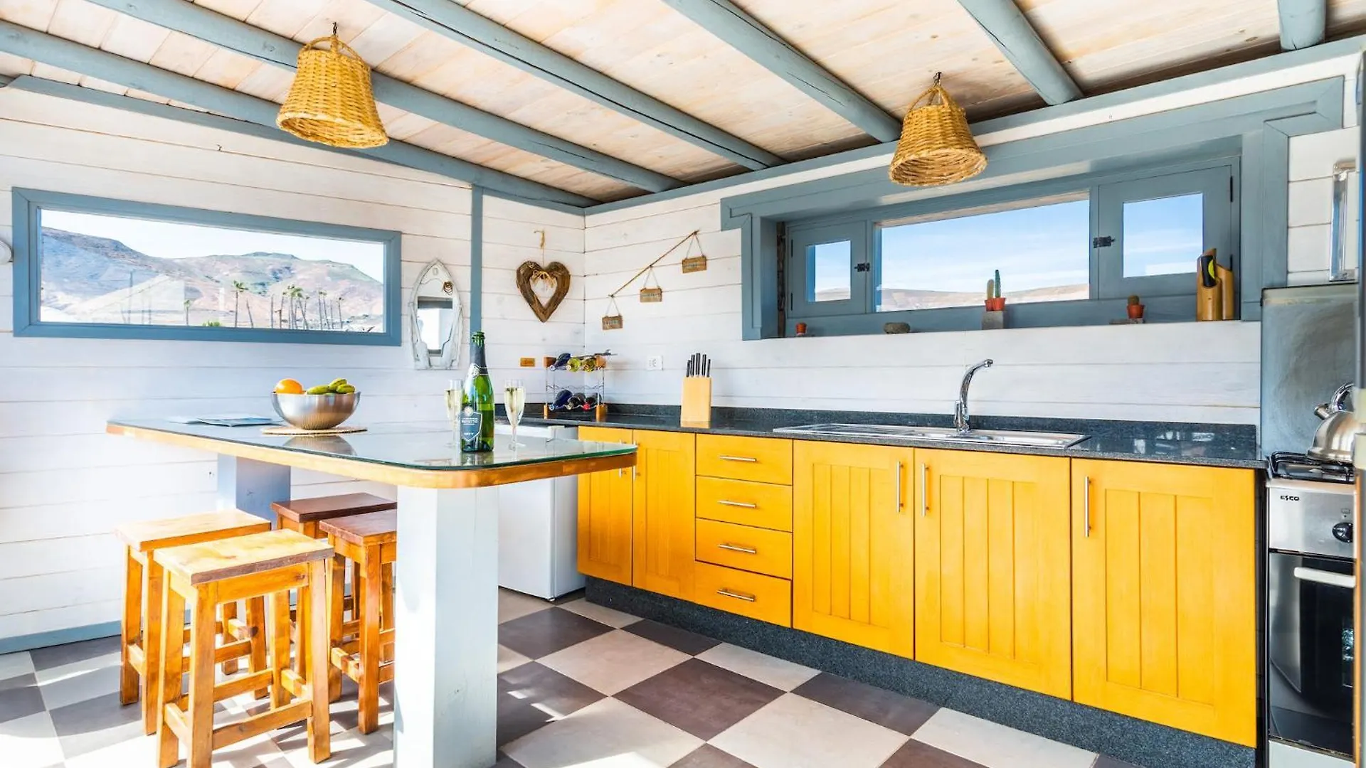 Finca De Arrieta Village - Yurts And Stone Cottages - Shared Pool - Walking Distance To Arrieta Beach - Off Grid Tabayesco إسبانيا