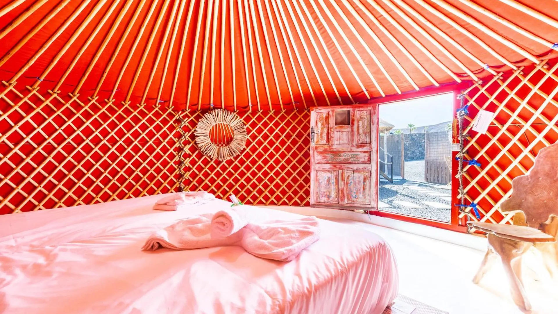 Finca De Arrieta Village - Yurts And Stone Cottages - Shared Pool - Walking Distance To Arrieta Beach - Off Grid Tabayesco 0*,  إسبانيا