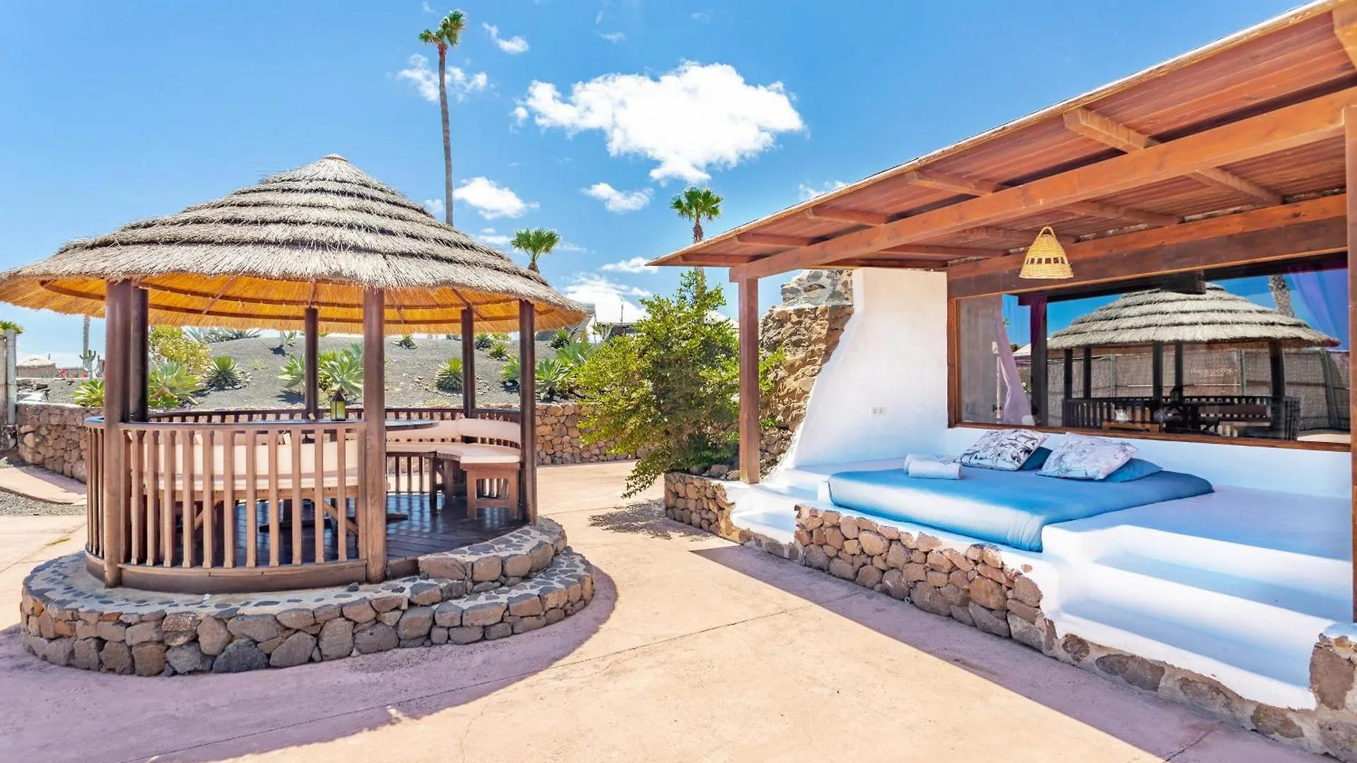 Finca De Arrieta Village - Yurts And Stone Cottages - Shared Pool - Walking Distance To Arrieta Beach - Off Grid Tabayesco