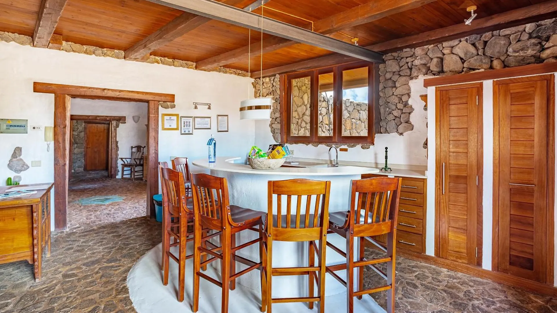 منتجع Finca De Arrieta Village - Yurts And Stone Cottages - Shared Pool - Walking Distance To Arrieta Beach - Off Grid Tabayesco