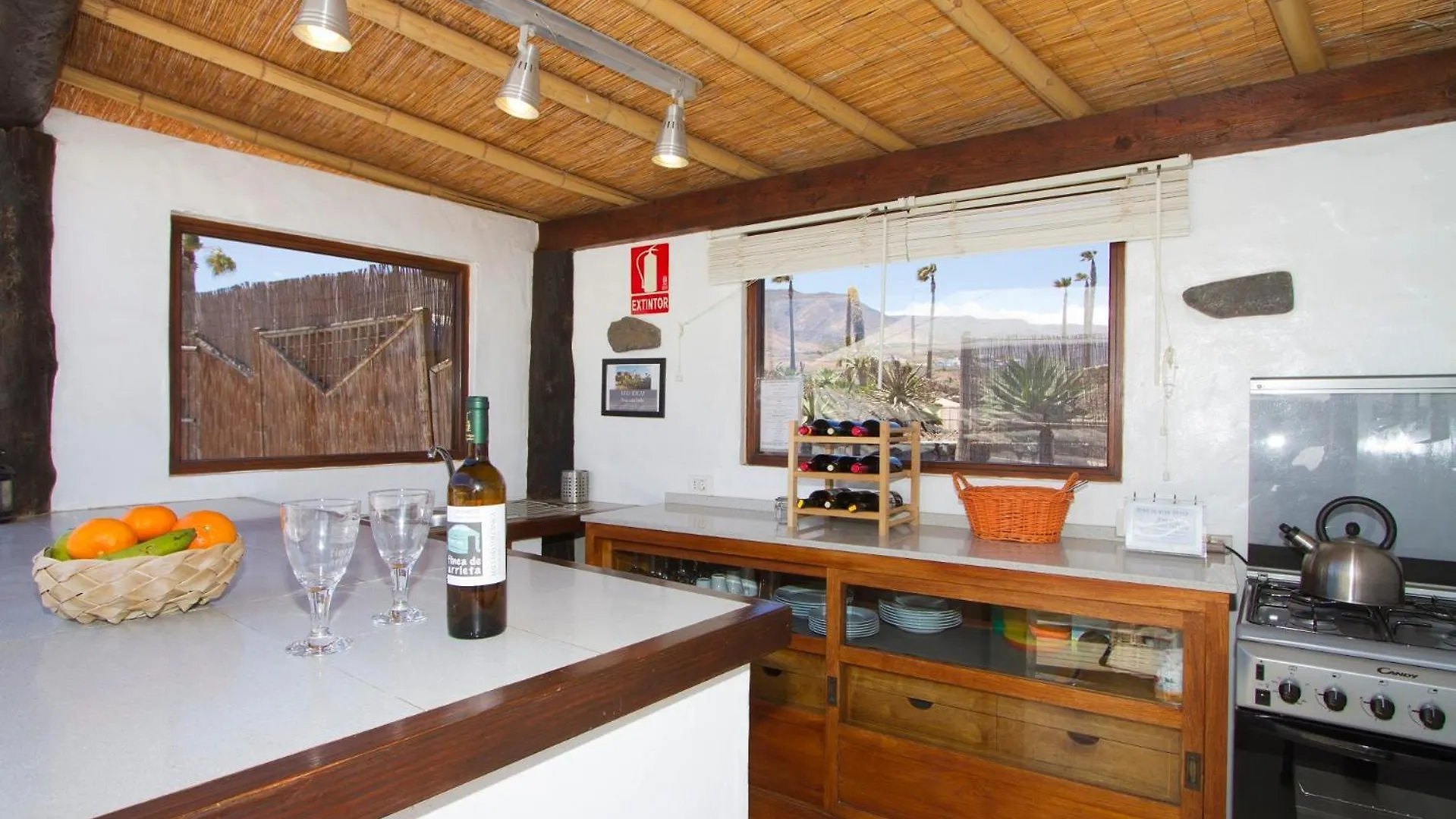 Finca De Arrieta Village - Yurts And Stone Cottages - Shared Pool - Walking Distance To Arrieta Beach - Off Grid Tabayesco 0*,  إسبانيا