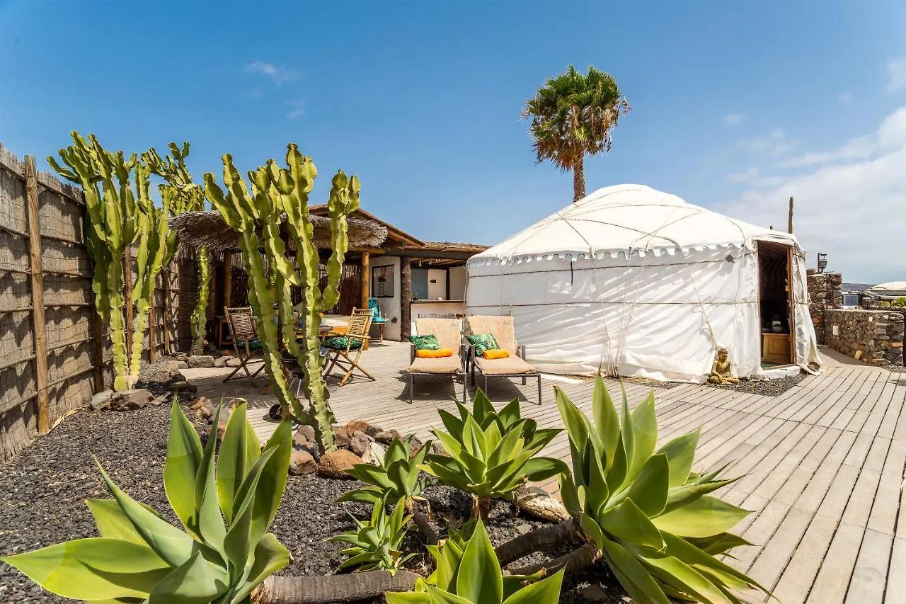 Finca De Arrieta Village - Yurts And Stone Cottages - Shared Pool - Walking Distance To Arrieta Beach - Off Grid Tabayesco Resort
