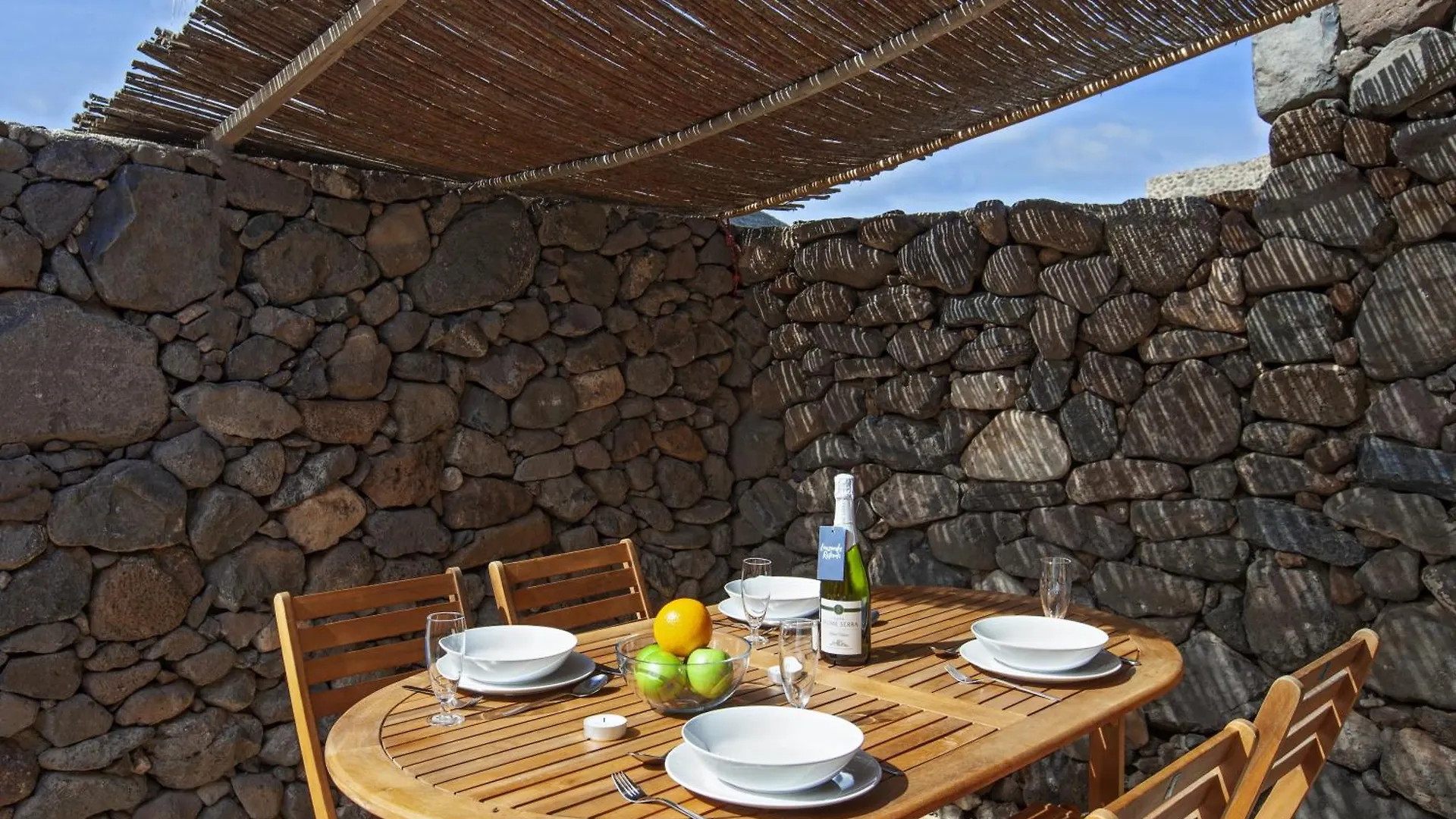 Resort Finca De Arrieta Village - Yurts And Stone Cottages - Shared Pool - Walking Distance To Arrieta Beach - Off Grid Tabayesco