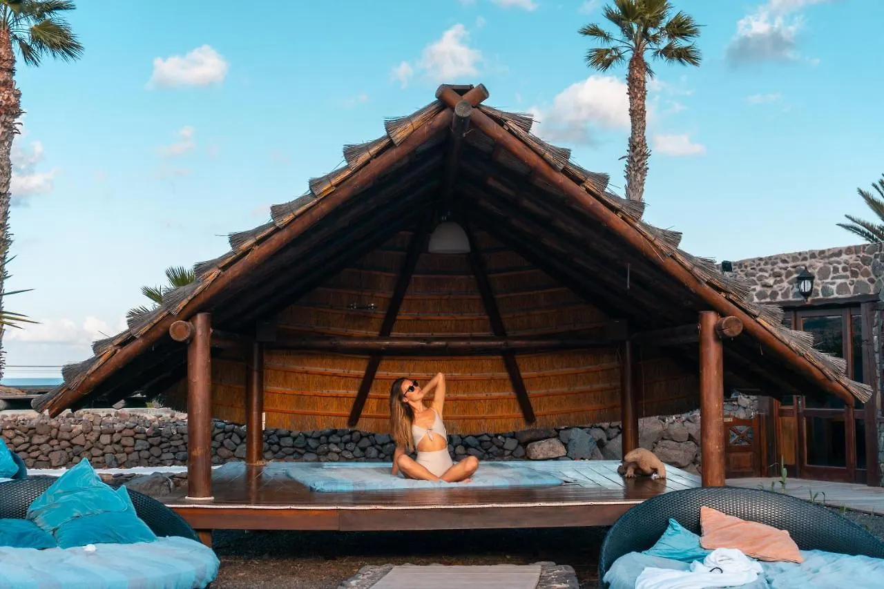 Finca De Arrieta Village - Yurts And Stone Cottages - Shared Pool - Walking Distance To Arrieta Beach - Off Grid Tabayesco Resort